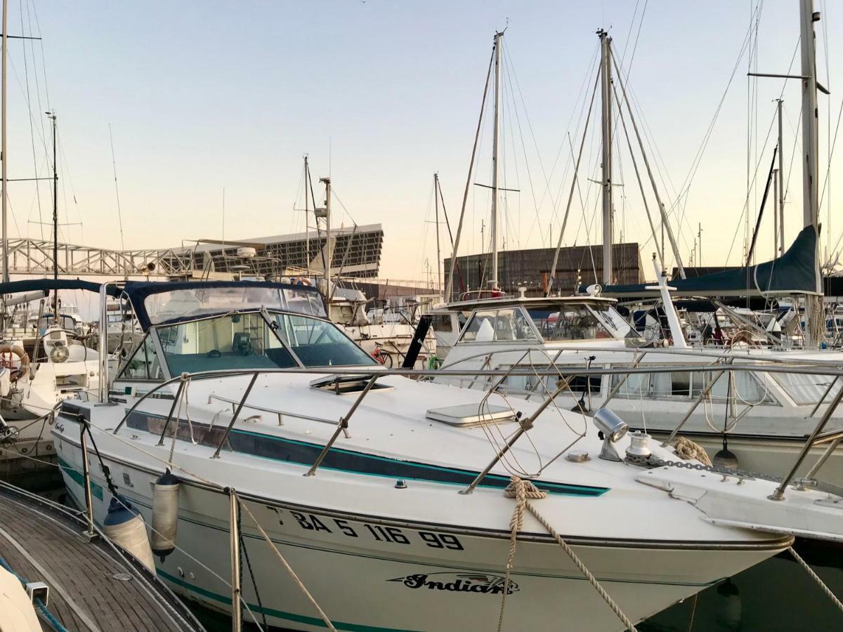 ホテル Yacht Experience Barcelona サン・アドリア・デ・ベソス エクステリア 写真