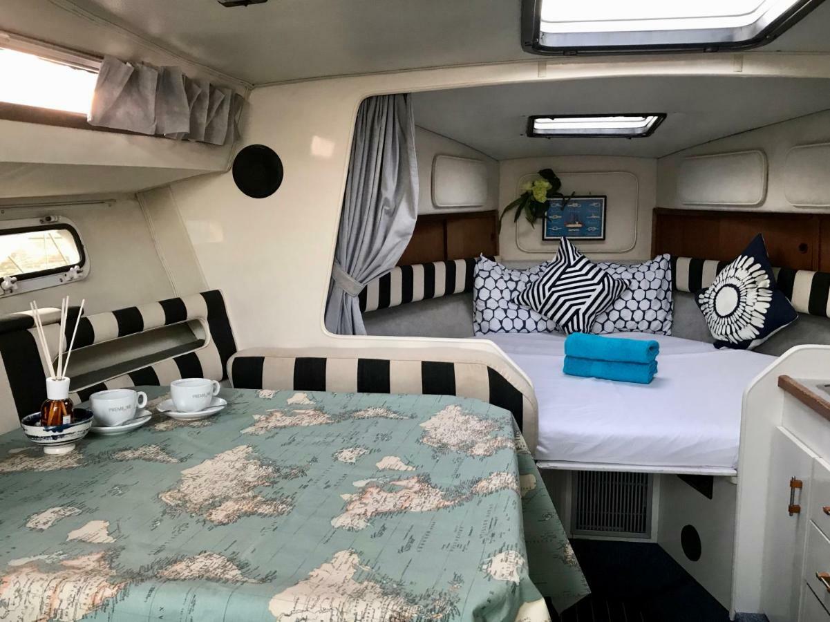 ホテル Yacht Experience Barcelona サン・アドリア・デ・ベソス エクステリア 写真