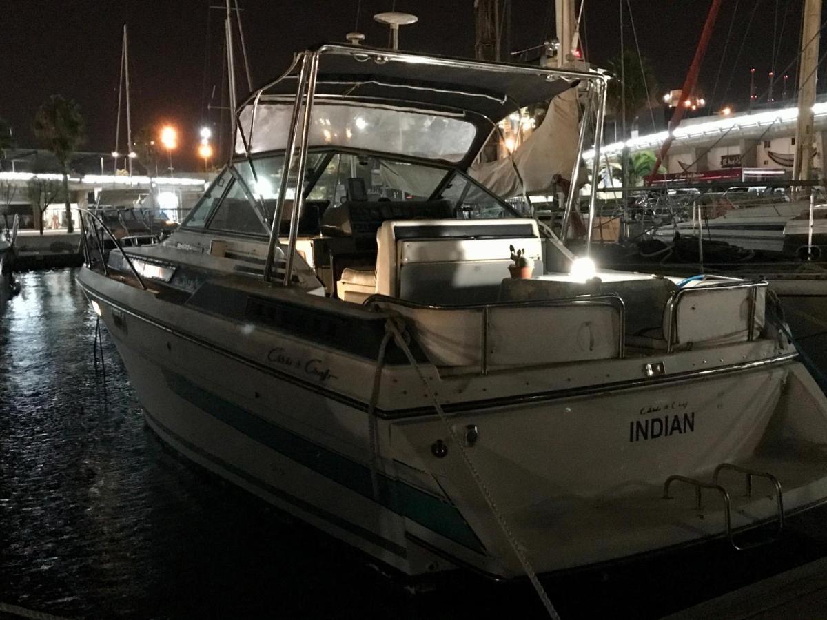 ホテル Yacht Experience Barcelona サン・アドリア・デ・ベソス エクステリア 写真